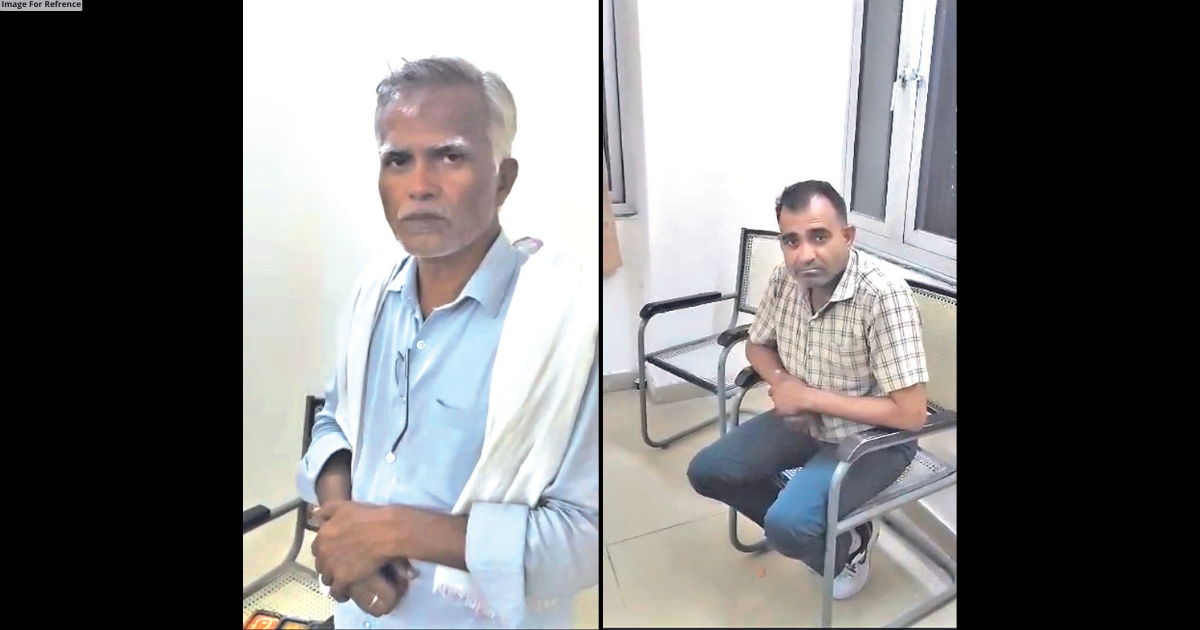 Girdawar and three brokers caught with Rs 5 lakh bribe